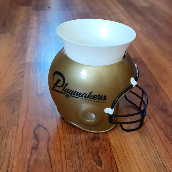 Playmakers Sport Bar & Arcade helmet with plastic cup - Picture 1 of 6